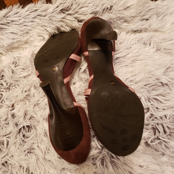 BCBG Brown and Pink Heels with cute floral adornment - Picture 5 of 8